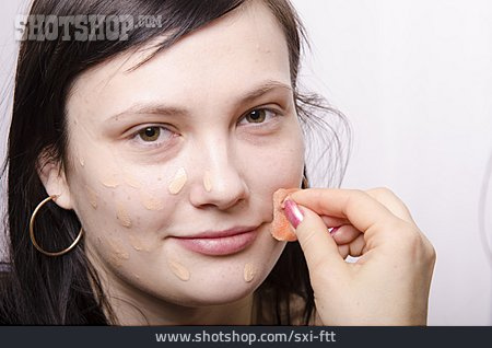 
                Make-up, Auftragen, Abdecken                   
