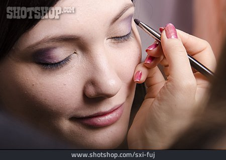 
                Beauty & Kosmetik, Lidschatten, Schminken, Visagistin                   