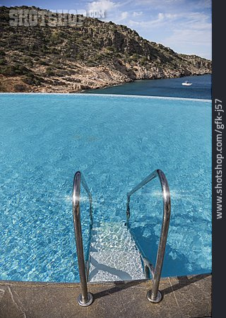 
                Urlaub, Swimmingpool, Schwimmbecken, Kreta                   