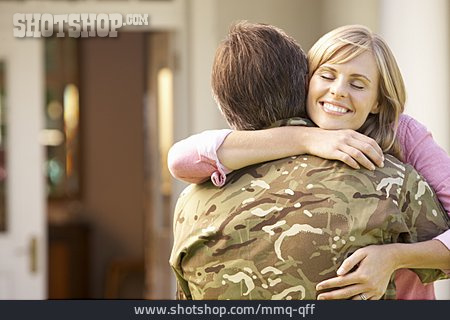 
                Soldat, Heimkehr, Wiedersehen, Ehefrau                   