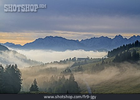 
                Landschaft, Nebel, Bayern, Bayrische Voralpen                   