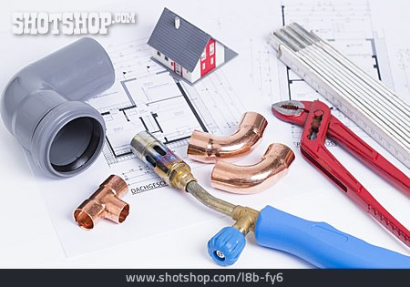 
                Werkzeug, Hausbau, Sanierung, Modellhaus, Rohrleitung                   