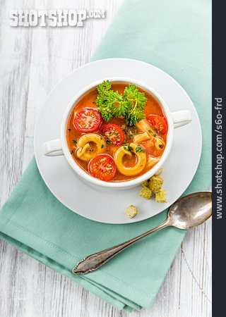 
                Gemüsesuppe, Tomatensuppe, Mediterrane Küche                   