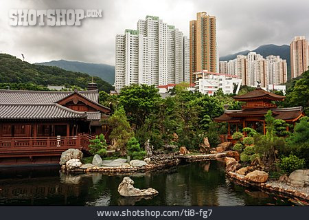 
                Hong Kong, Kowloon, Nan Lian Garden, Diamond Hill                   