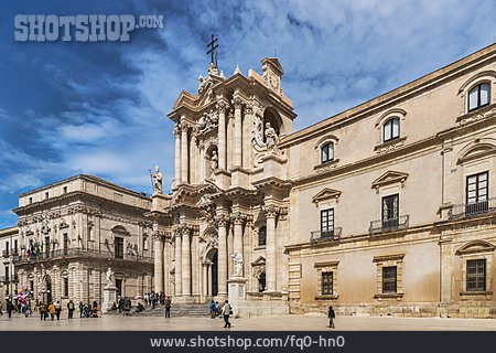 
                Sizilien, Syrakus, Piazza Duomo                   