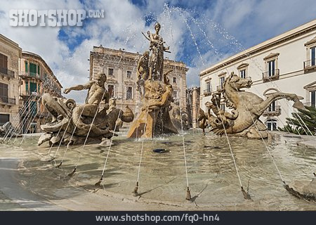 
                Brunnen, Syrakus, Fontana Di Diana                   
