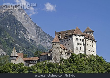
                Liechtenstein, Burg Gutenberg                   