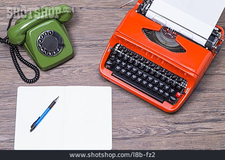 
                Schreibmaschine, Journalist, Journalismus                   
