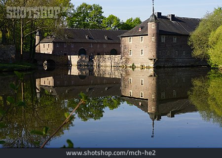 
                Schloss Burgau                   