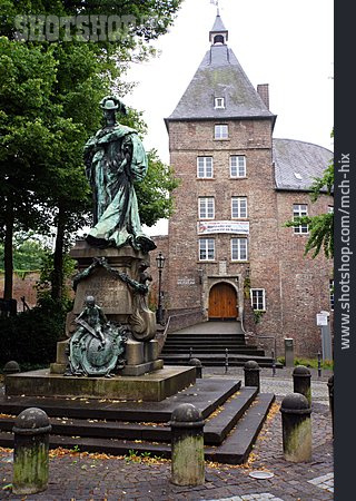 
                Schloss Moers                   