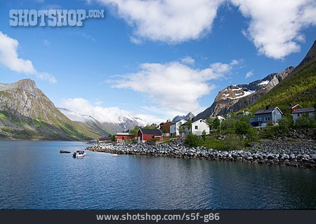 
                Dorf, Norwegen, Senja, Gryllefjord                   