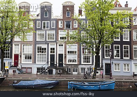 
                Altstadt, Amsterdam                   