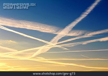 
                Flugverkehr, Kondensstreifen, Luftverschmutzung                   