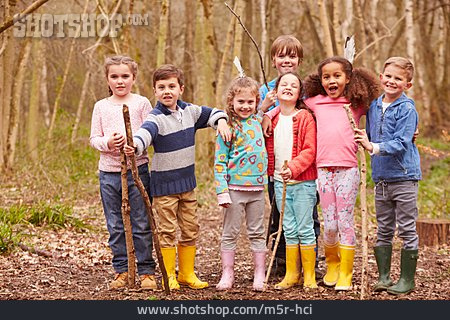 
                Kindergruppe, Wald, Gruppenfoto, Naturerlebnis                   