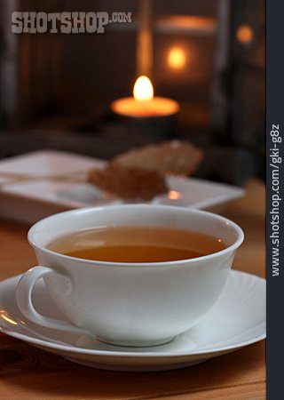 
                Kerzenlicht, Teepause, Teezeit                   