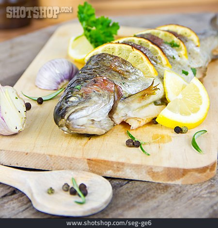 
                Forelle, Fischgericht, Mediterrane Küche                   