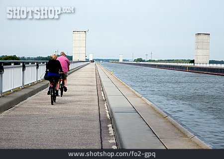 
                Elbe, Wasserstraße, Magdeburg, Mittellandkanal                   
