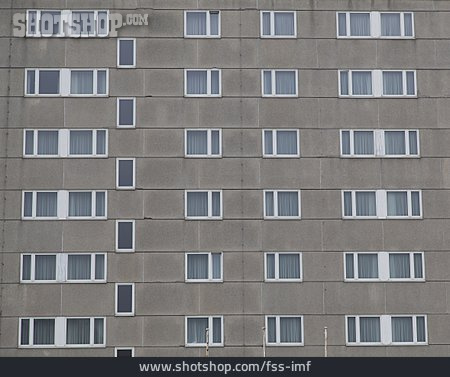 
                Fassade, Plattenbau, Sozialer Wohnungsbau                   