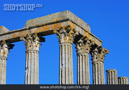 
                Evora, Templo Romano                   