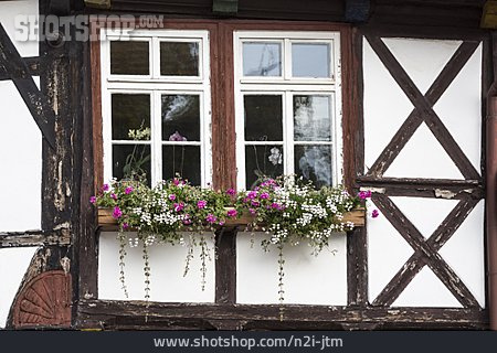 
                Fachwerk, Harz, Wernigerode, Blumenfenster                   