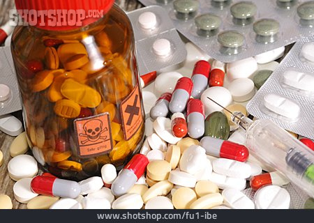
                Gefahr & Risiko, Tabletten, Tablettensucht                   