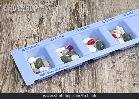 
                Dosierung, Pillenbox, Medikamenteneinnahme                   