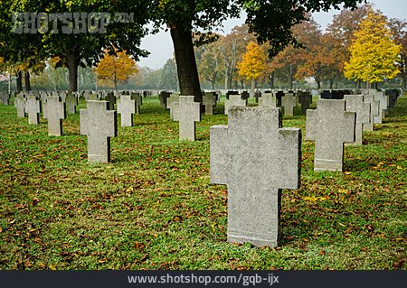
                Soldatenfriedhof                   