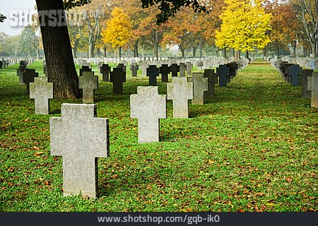 
                Soldatenfriedhof                   