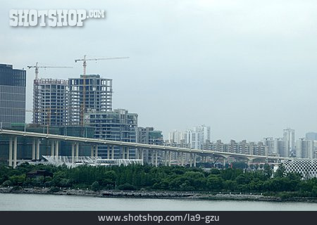 
                Shanghai, Hochhäuser, Huangpu Jiang                   