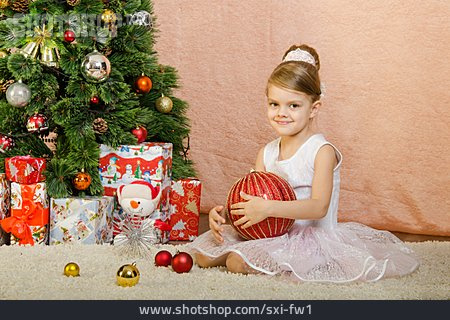 
                Kind, Mädchen, Weihnachten                   