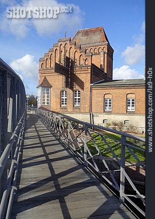 
                Lübeck, Drehbrücke, Brückenwärterhaus                   