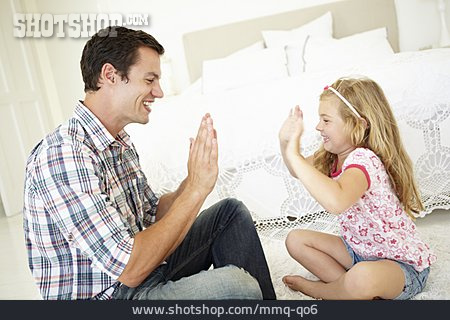
                Vater, Spielen, Tochter, Klatschen                   