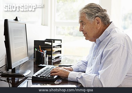 
                Senior, Computer, Schreibtisch                   