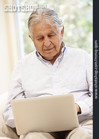 
                Senior, Laptop, Internet                   