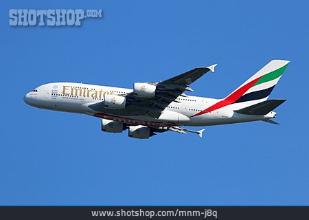 
                Fluggesellschaft, Emirates, Airbus A380                   