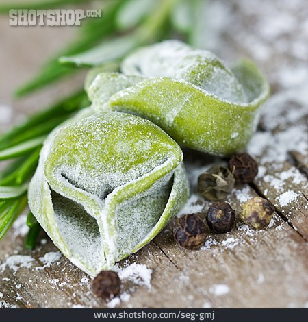 
                Pasta, Tortellini                   