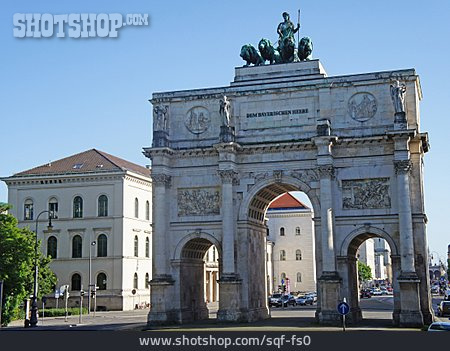 
                München, Siegestor                   