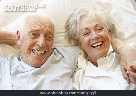
                Glücklich, Zuneigung, Seniorenpaar                   