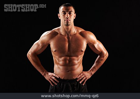 
                Mann, Muskulös, Bauchmuskeln                   