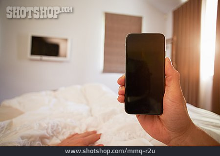 
                Bett, Schlafzimmer, Smartphone                   