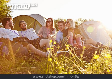 
                Freundschaft, Sommer, Camping                   