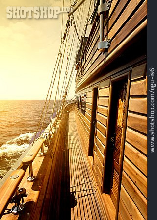 
                Lifestyle, Sonnenuntergang, Segelboot, Yacht                   