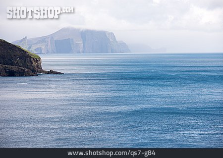 
                Felsküste, Steilküste, Färöer                   