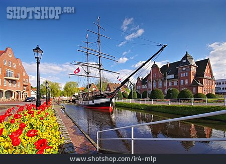 
                Fehnkanal, Papenburg                   