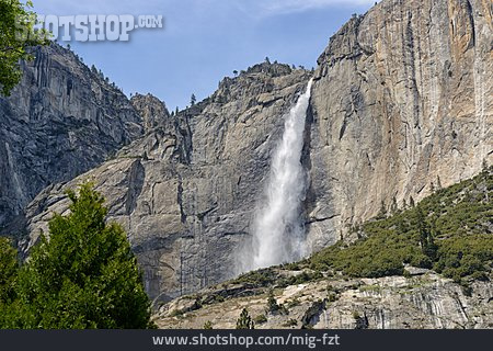 
                Yosemite Falls                   
