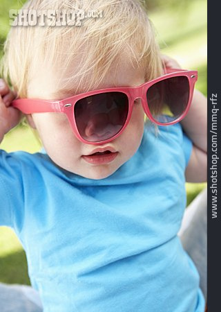 
                Kleinkind, Sommer, Sonnenbrille                   