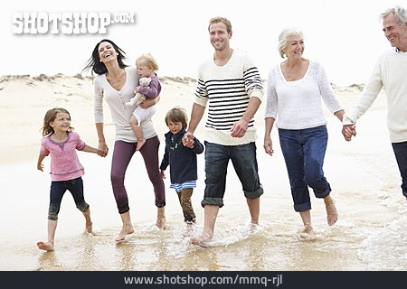 
                Familie, Großeltern, Familienausflug, Familienurlaub                   