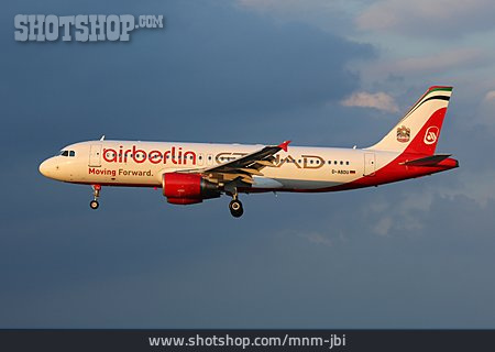 
                Flugzeug, Airberlin, Airbus A320, Etihad                   