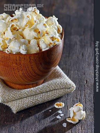 
                Popcorn, Knabberei                   
