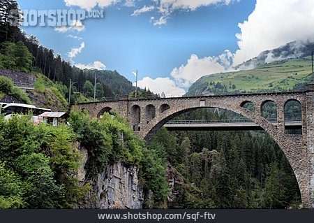 
                Eisenbahnbrücke, Bahnstrecke                   
